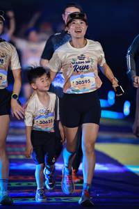 BIB: 
                            <button type="button" onclick="openModal(25218487)" class="btn btn-primary btn-sm float-right btn-popup" data-toggle="modal" data-target=".modal-high-quality">
                        <i class="fas fa-shopping-cart"></i> Add to Cart
                    </button>
                                            <button type="button" onclick="isThisMe(25218487, true)" class="btn btn-success btn-sm float-right btn-popup btn-isme hidden" data-toggle="tooltip" data-placement="bottom" title="นี่คือรูปของคุณใช่ไหม คลิกที่นี่เพื่อเอาเข้าอัลบั้ม">
                        <i class="fas fa-plus"></i> Add to album
                    </button>
                    <button type="button" onclick="isThisMe(25218487, false)" class="btn btn-warning btn-sm float-right btn-popup btn-isnotme hidden">
                        <i class="fas fa-ban"></i> Remove from album
                    </button>